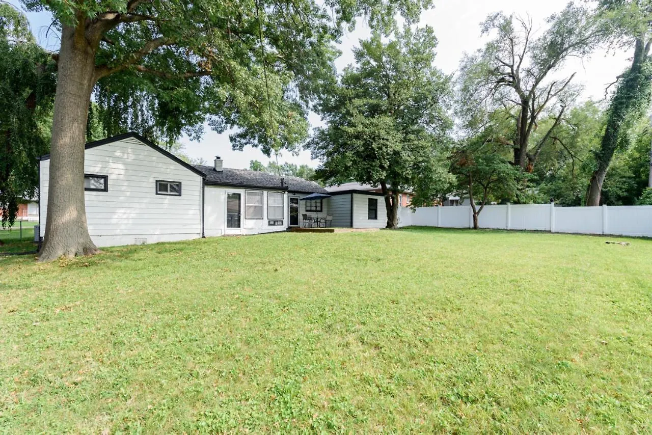 Holiday home Lovely Landing Pad Near Lambert Airport 3 Bed Bath Berkeley United States