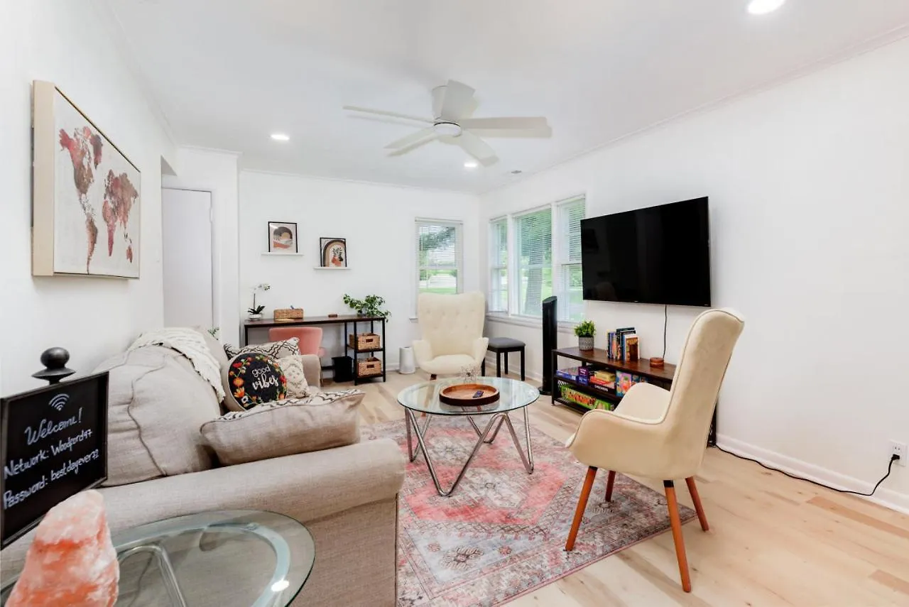 Lovely Landing Pad Near Lambert Airport 3 Bed Bath Berkeley