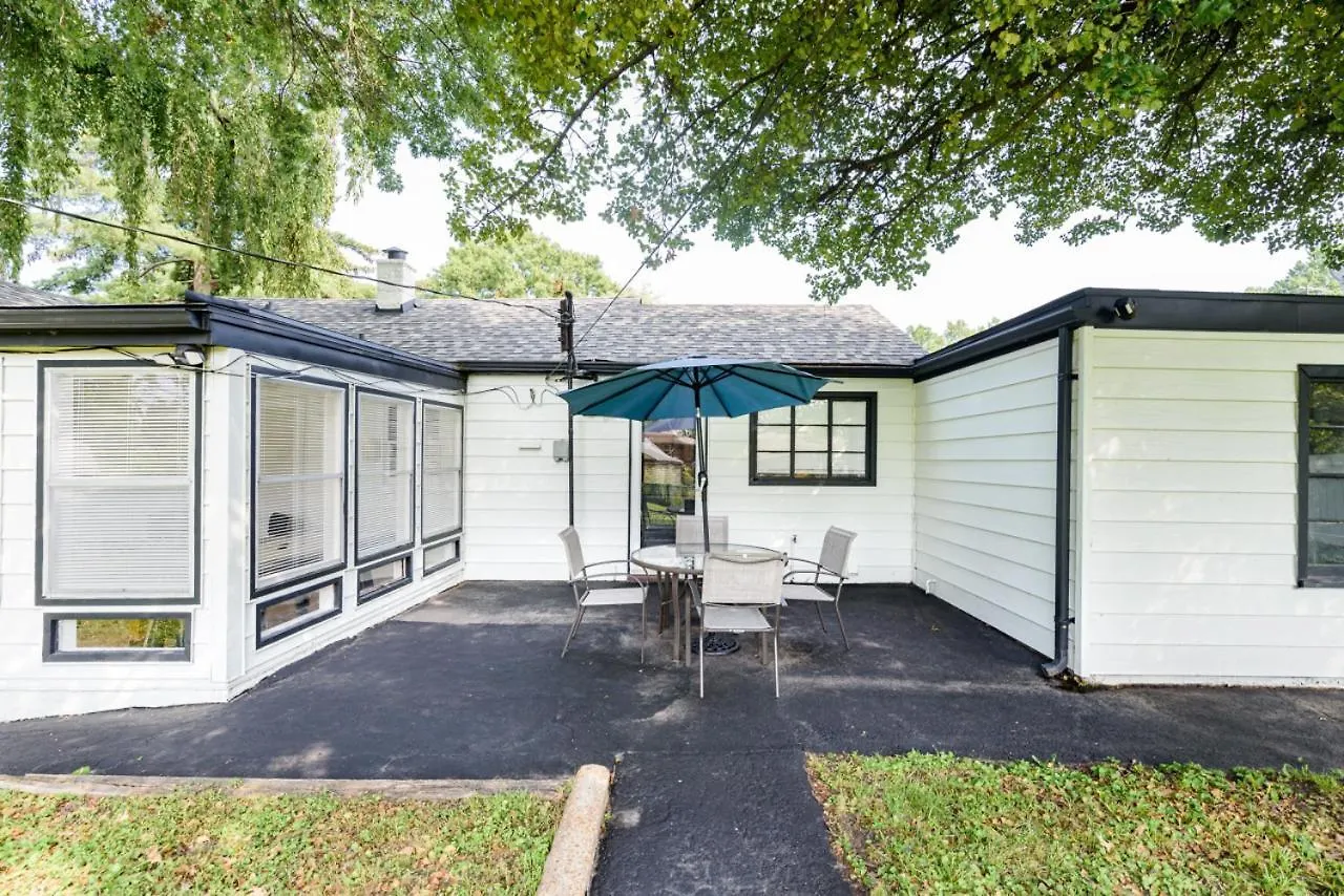 Holiday home Lovely Landing Pad Near Lambert Airport 3 Bed Bath Berkeley