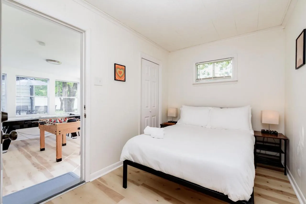 Lovely Landing Pad Near Lambert Airport 3 Bed Bath Berkeley Holiday home